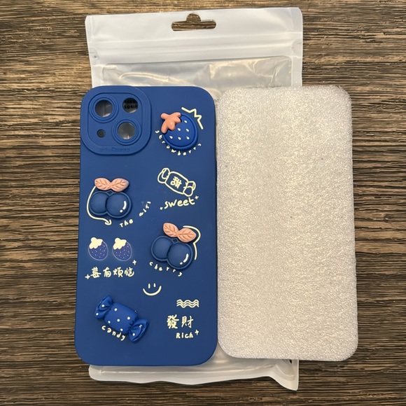 iPhone 13 phone case - Picture 2 of 2